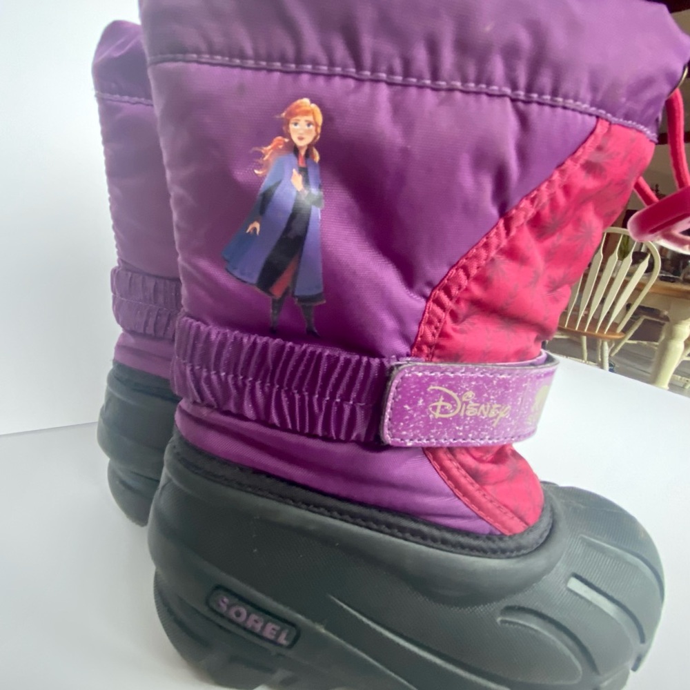 SOREL Disney Frozen Pink and Purple Snow Boots, size 11, good used condition.
